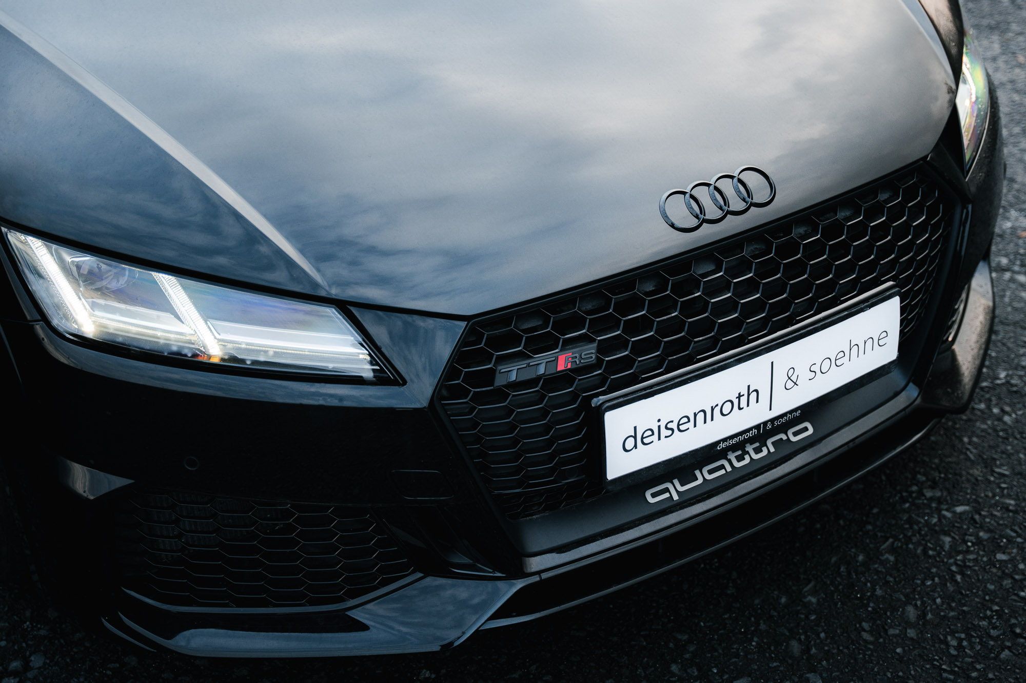 Audi-TT-RS-00400